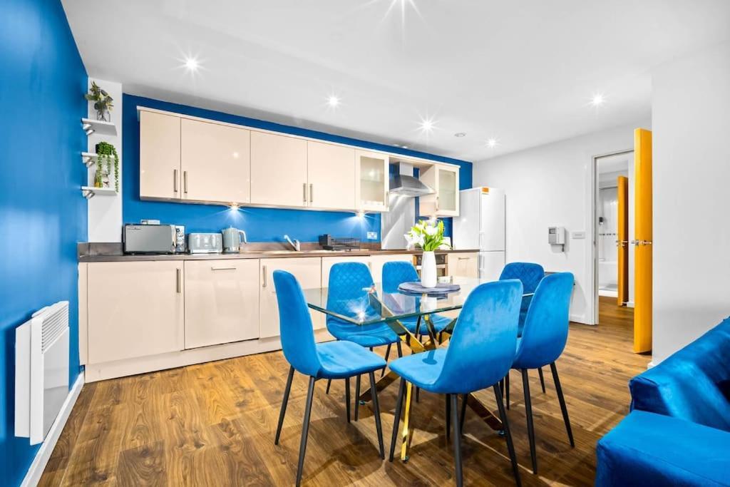 Spacious 2 Bed Apt B'Ham Cc With Parking Sleeps 7 Birmingham Exterior photo